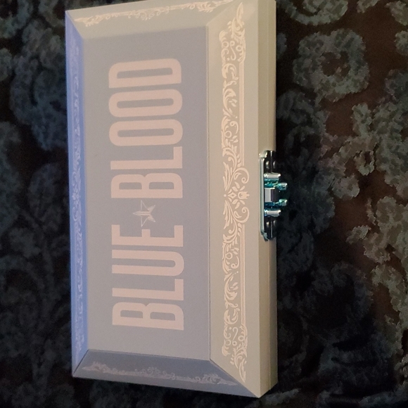 JEFFREE STAR COSMETICS Blue Blood Eyeshadow Palette for Women Jeffree Star Blue Blood Palette